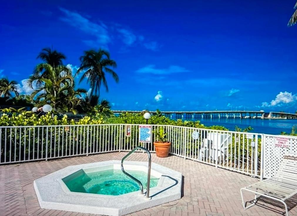 Lover'S Key Beach Club By Check-In Vacation Rentals 迈尔斯堡海滩 外观 照片